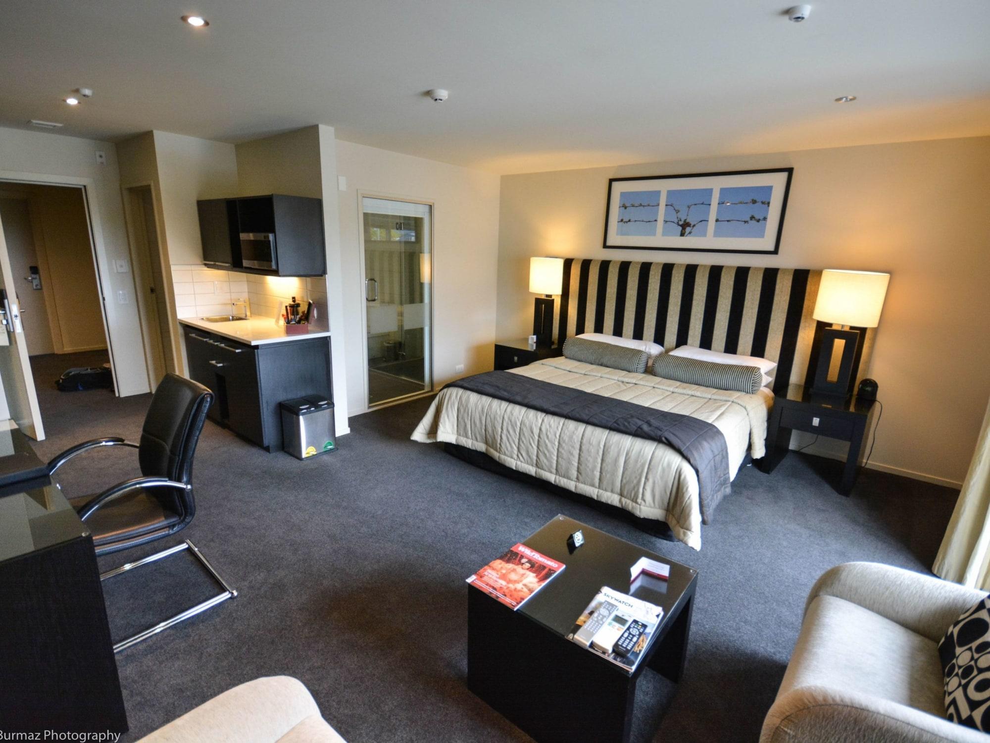 Carnmore Chateau Marlborough Blenheim Ngoại thất bức ảnh A studio apartment in New Zealand