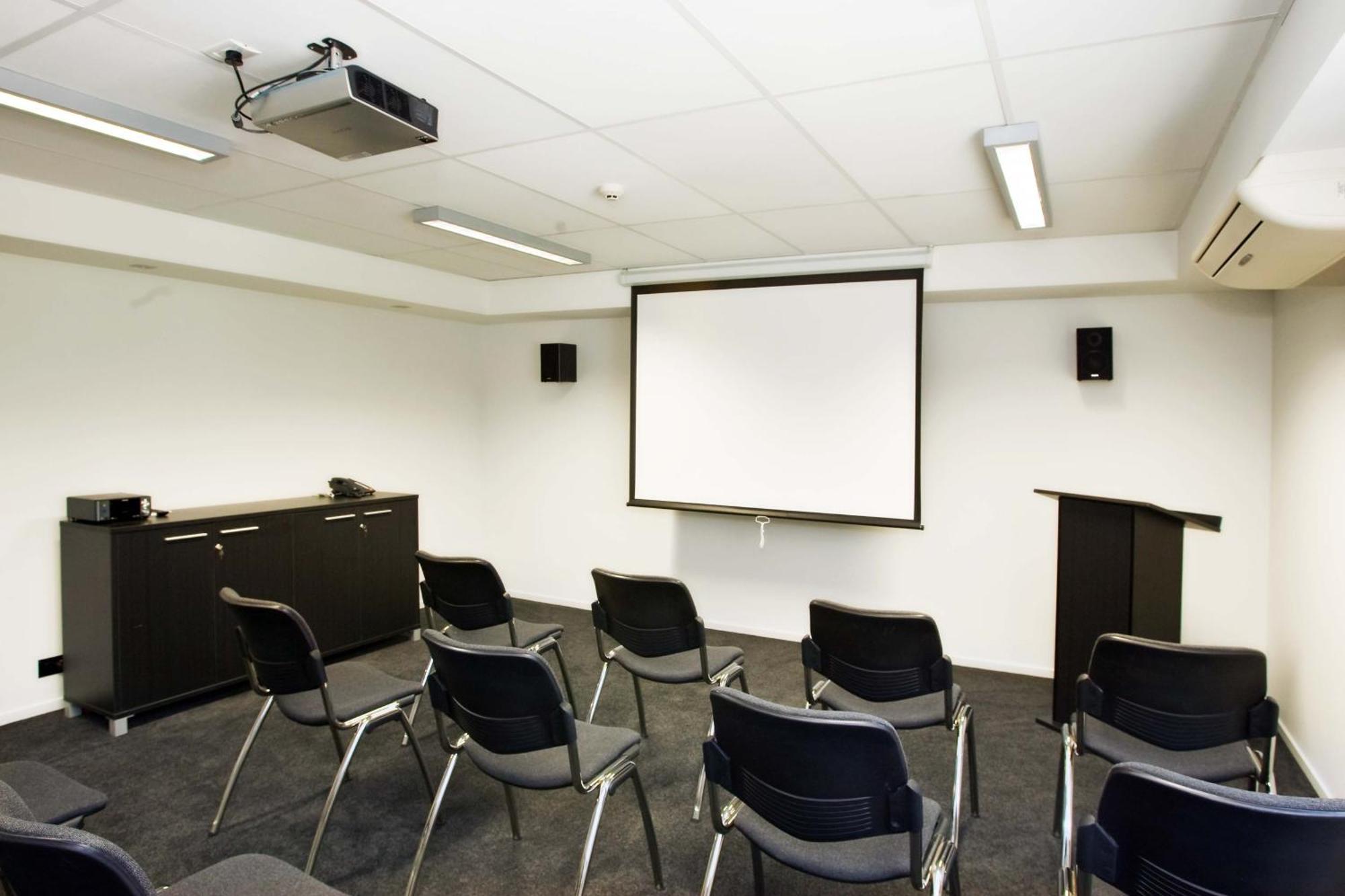 Carnmore Chateau Marlborough Blenheim Ngoại thất bức ảnh A projector screen