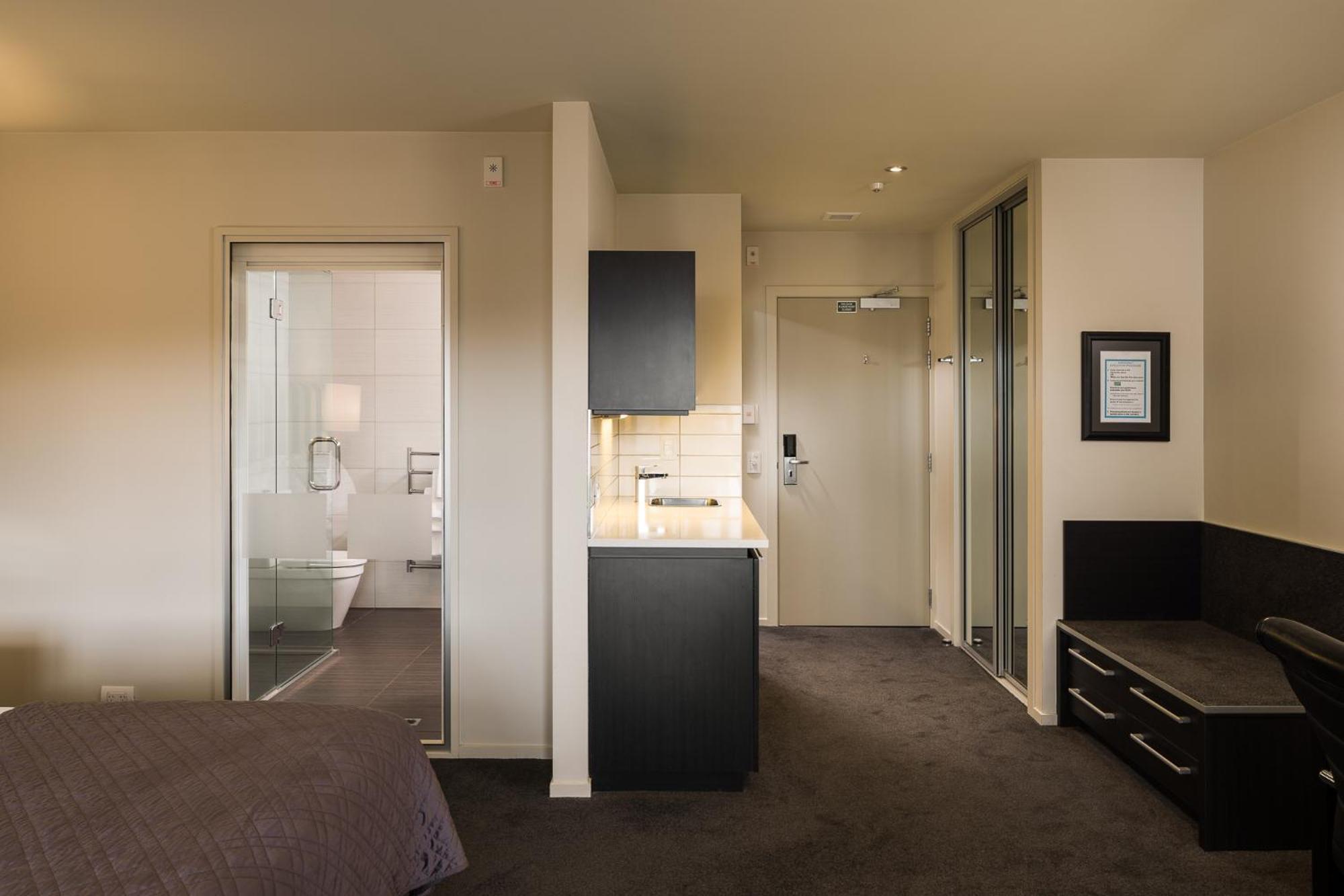 Carnmore Chateau Marlborough Blenheim Ngoại thất bức ảnh A typical studio apartment