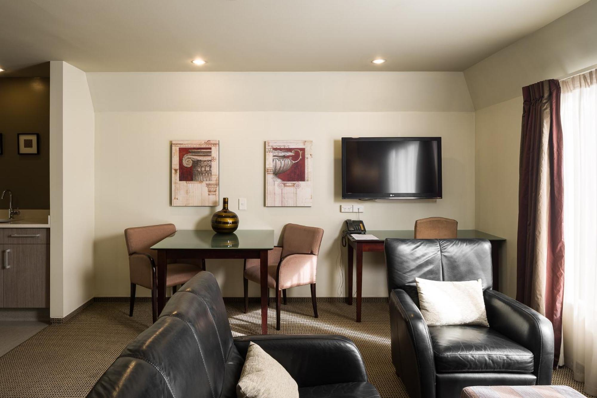 Carnmore Chateau Marlborough Blenheim Ngoại thất bức ảnh A typical apartment at the hotel