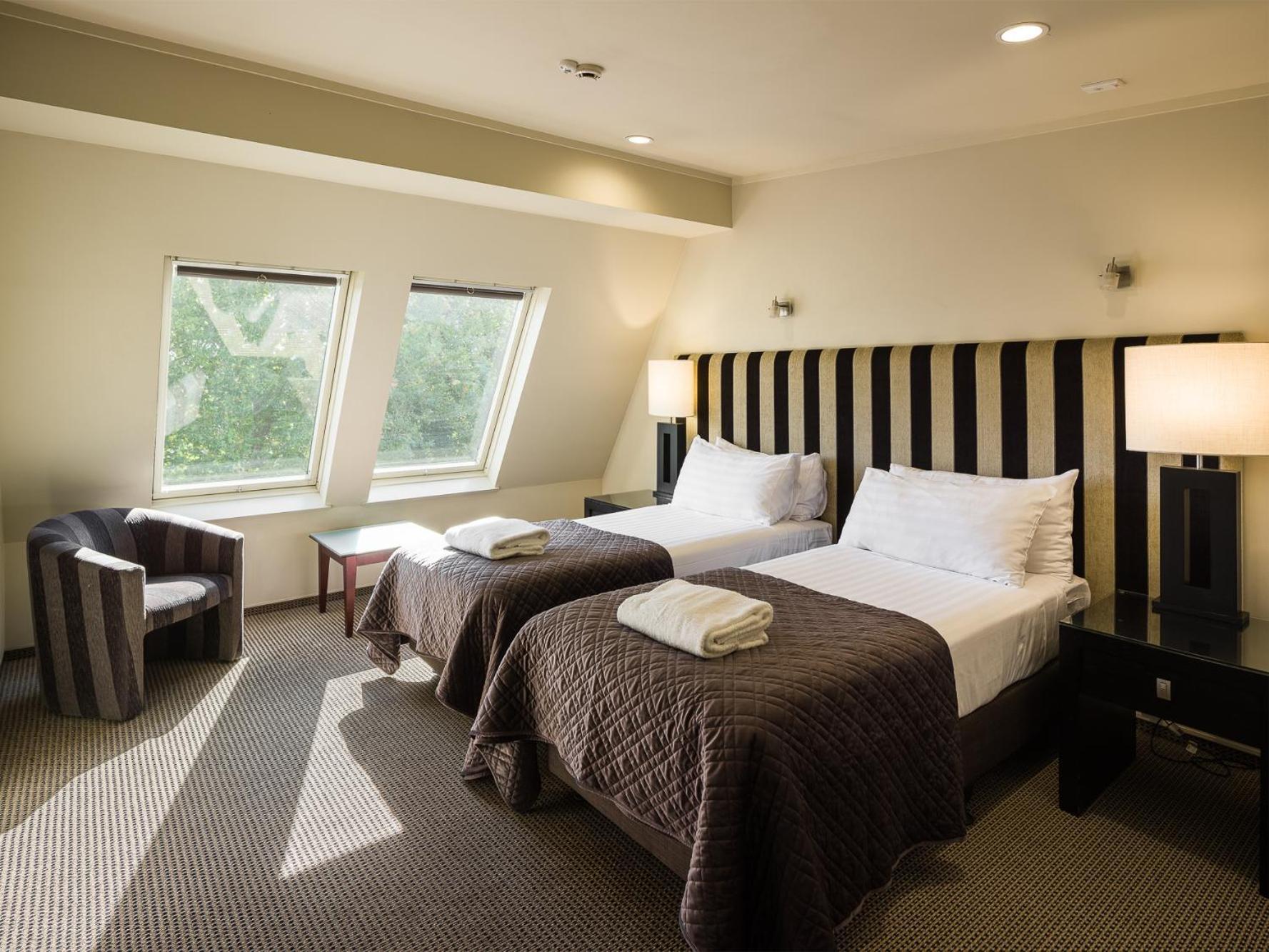 Carnmore Chateau Marlborough Blenheim Ngoại thất bức ảnh A room at the Hotel de la Tour